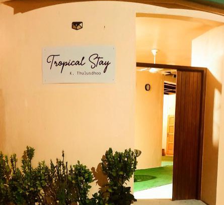 Thulusdhoo Island House | Relaxing Tropical Stay in Thulusdhoo with Breakfast & Hot Tub