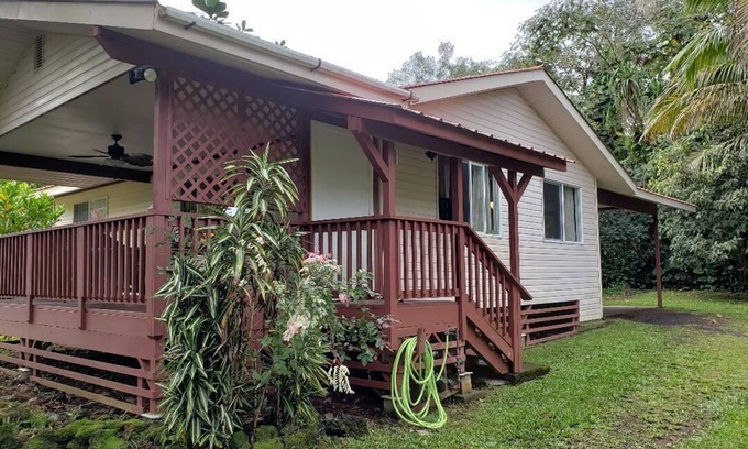 Kapoho House | Oceanfront Tropical Getaway in Hawaiian Beaches, Pahoa