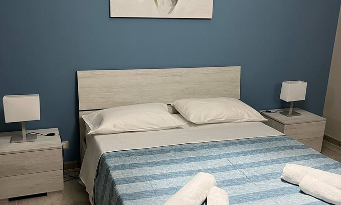 Sant'Anna Apartment | Tropicana home holiday home a stone's throw from the sea