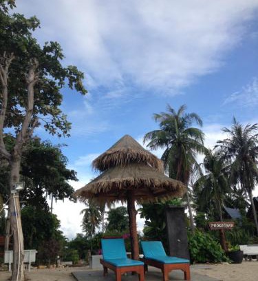 Thong Sala Hotel | Oceanfront Tropicana Khophagan Resort: Family-Friendly Escape