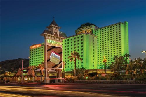 Laughlin Resort | Relax at Tropicana Laughlin: Oceanfront Bliss Awaits