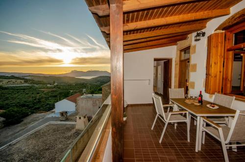 Faleliana House | Oceanfront Trouli Rokka House: Guest Rated 9.9/10