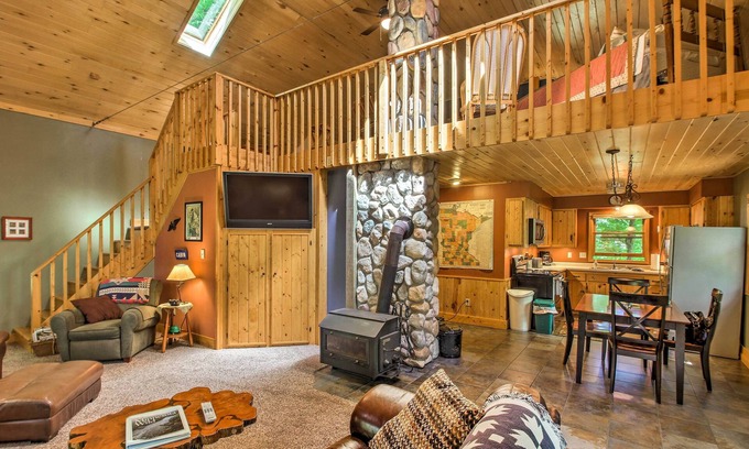 Bovey Cabin | Lakefront Trout Lake Cabin with Private Dock & Kayaks