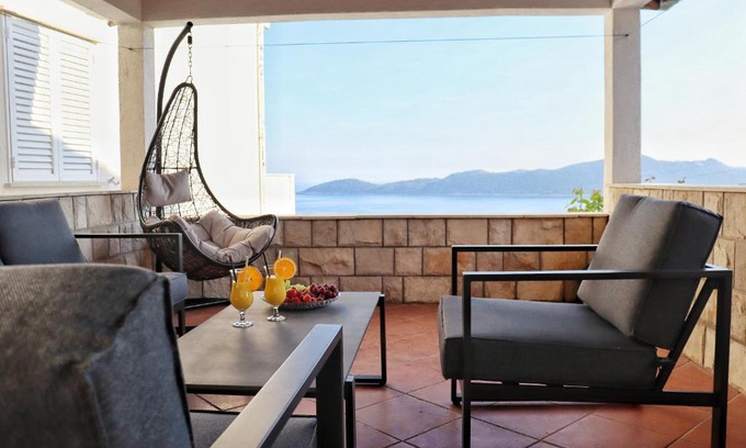 Trsteno Villa | Seaside Trsteno Dream House: Rated 10/10 with Ocean Views