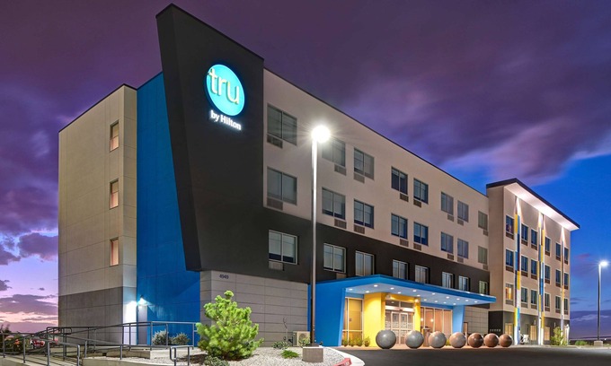 Northeast Heights Hotel | Relax at Tru By Hilton Albuquerque North I-25 with Pool
