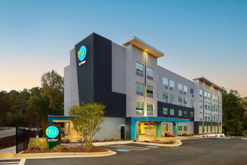 Northlake Hotel | Pet-Friendly Stay at Tru By Hilton Atlanta Northlake Parkway