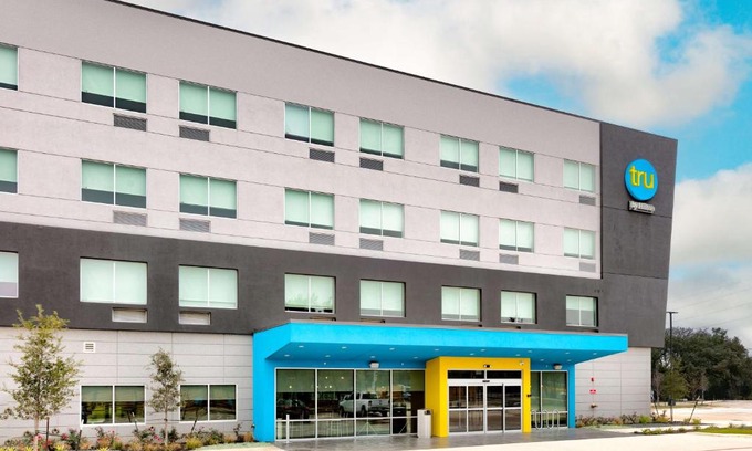 McNeil Hotel | Discover Tru By Hilton Austin Nw Arboretum - Rated 8.8/10