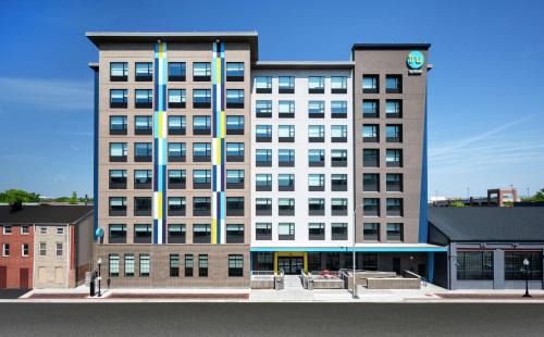 Little Italy Hotel | Discover Tru By Hilton Baltimore Harbor East - Pet Friendly Stay