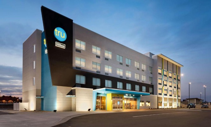 Cedar Rapids - Iowa City Hotel | Pet-Friendly Stay at Tru By Hilton Cedar Rapids Westdale