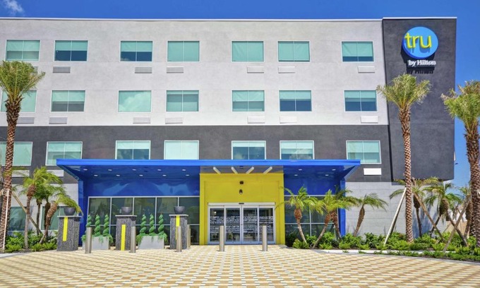 South Side Hotel | Relax at Tru By Hilton Corpus Christi with Pool Access