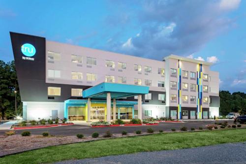 Crossett Hotel | Explore Tru By Hilton Crossett: Family-Friendly & Welcoming