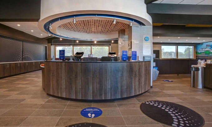 Grand Prairie Hotel | Guest Rated: Tru by Hilton Grand Prairie with Pool & Dining