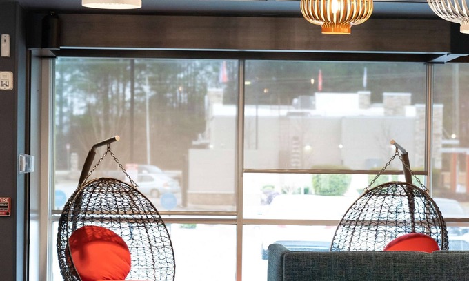 Greensboro Hotel | Relax at Tru By Hilton Greensboro Lake Oconee with Pool