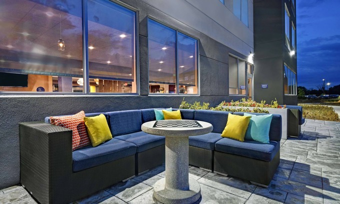 Frenchtown Township Hotel | Discover Tru by Hilton Monroe: Family-Friendly Getaway