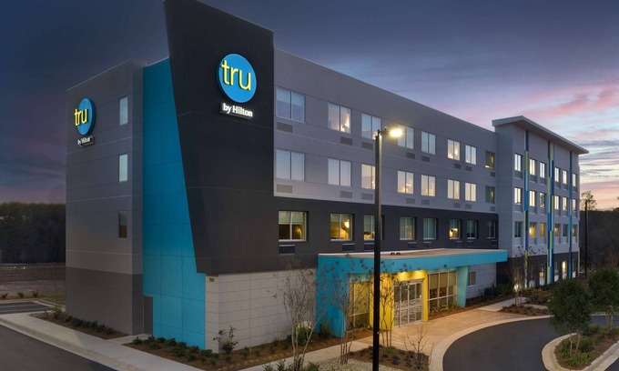 North Augusta Hotel | Family-Friendly TRU BY Hilton North Augusta with Breakfast