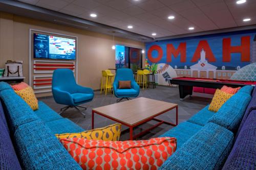 South Central Omaha Hotel | Pet-Friendly Stay at Tru By Hilton Omaha Near I-80