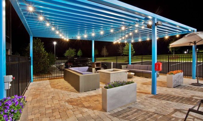 Prattville Hotel | Welcoming Tru By Hilton Prattville with Pool & Restaurant