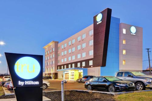 Richmond Hotel | Discover Tru By Hilton Richmond: Family-Friendly Getaway