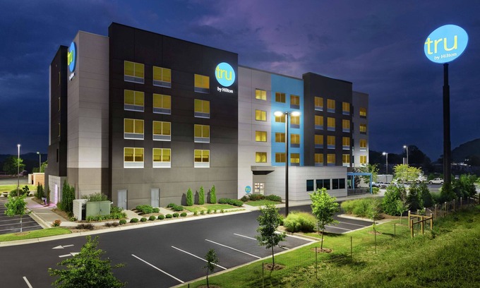 Ringgold Hotel | Comfortable TRU by Hilton Ringgold: Family-Friendly Amenities