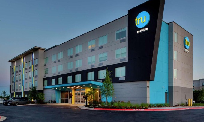 Round Rock Hotel | Discover Tru by Hilton Round Rock - Rated 8.8 with Pool Access