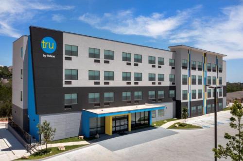 Far North Central Hotel | Discover Tru By Hilton San Antonio North - Family-Friendly Stay