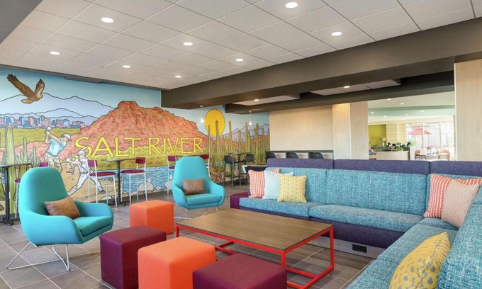 Scottsdale Hotel | Pet-Friendly Retreat at Tru By Hilton Scottsdale Salt River