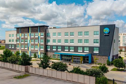 The Colony Hotel | Discover Tru By Hilton The Colony: Pet-Friendly Retreat