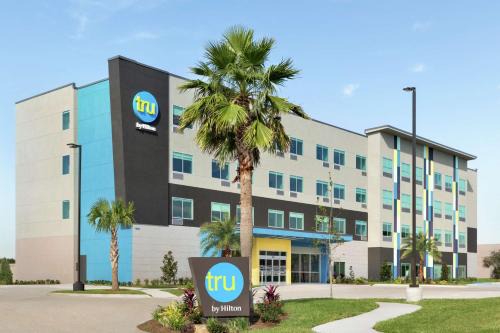 Webster Hotel | Pet-Friendly Haven: Tru by Hilton Webster Houston NASA