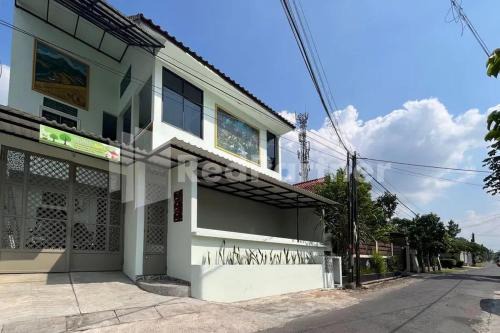 Mertoyudan Hotel | Budget-Friendly Trubus Guesthouse Syariah in Magelang