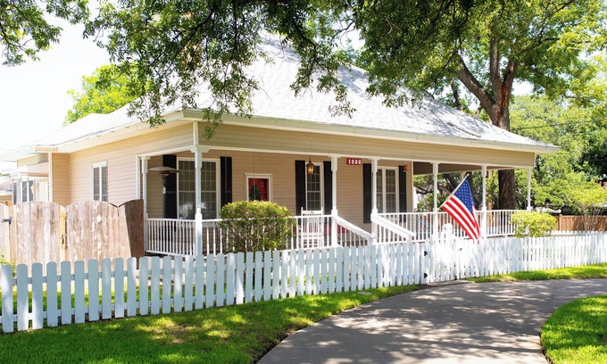 Brady House | Experience True Heart of Texas with Family-Friendly Amenities