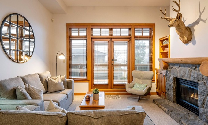 Nordic Estates House | Perfect Ski-In/Out Retreat with Hot Tub & Mountain Views