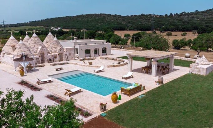 Castellana Grotte Villa | Premier Trulli Terra Viva: 5-Star Stay with Unique Amenities