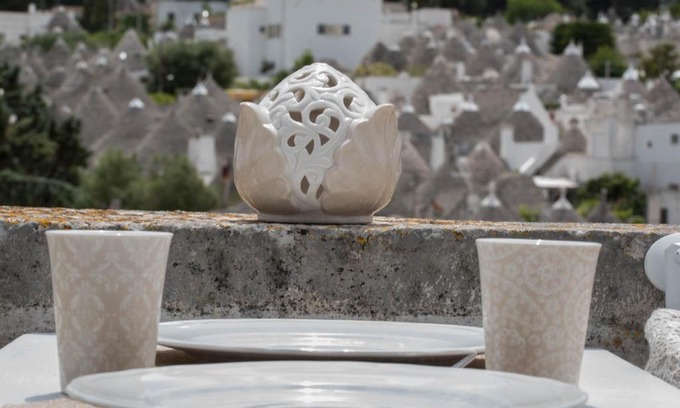 Alberobello Apartment | Tranquil Trullo dei Tramonti: Pet-Friendly Retreat