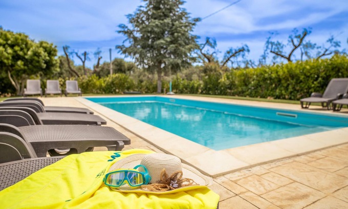 San Michele Salentino Cottage | Pet-Friendly Retreat at Trullo Farfalla with Pool & Spa