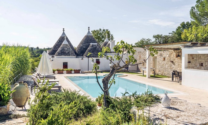 Martina Franca Villa | Relax at Trullo Fragno - Apuliaria Stays with Ocean Views