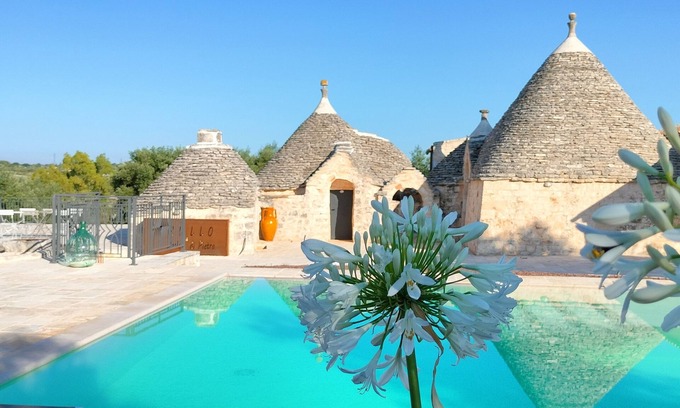 Castellana Grotte Villa | Indulge in Trullo Villa La Perla Di Pietra with Ocean Views