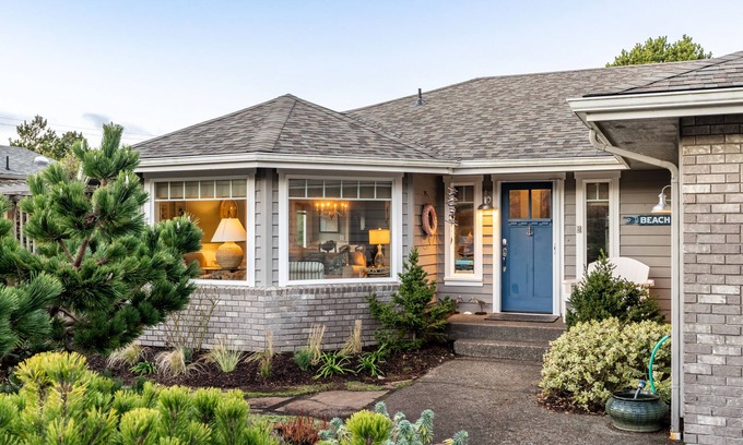 Manzanita House | Discover a Treasure Near the Beach with Ocean Views