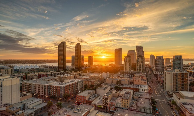 Gaslamp Quarter Condo | Unforgettable 18th Floor 2BR Oceanfront Escape with Views