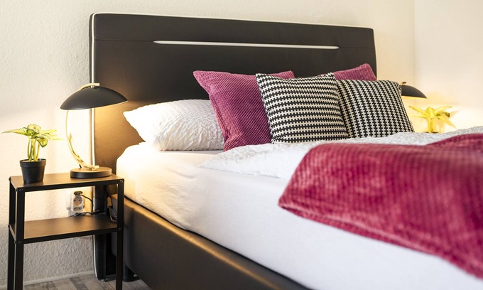 Gudenhagen Condo | Truth für 2 - Terrasse, Internet, Nähe Willingen