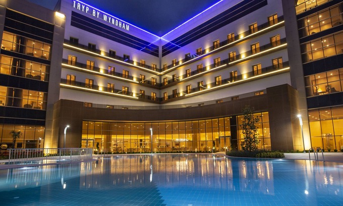 Basiskele Hotel | Elegant TRYP by Wyndham Izmit: Rated 8.4 with Pool & Spa