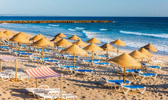 Costa de Caparica Hotel | Discover TRYP by Wyndham Lisboa Caparica Mar with Pool & Spa