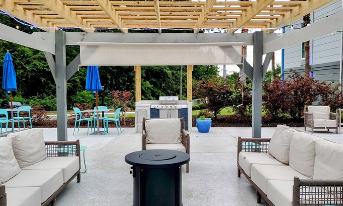 Tallahassee Hotel | Comfortable TRYP by Wyndham Tallahassee North with Spa