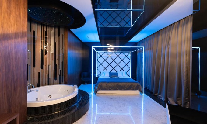 Pechers'kyi District Hotel | Experience Opulence at Tsarsky Hotel: 5-Star Bliss Awaits