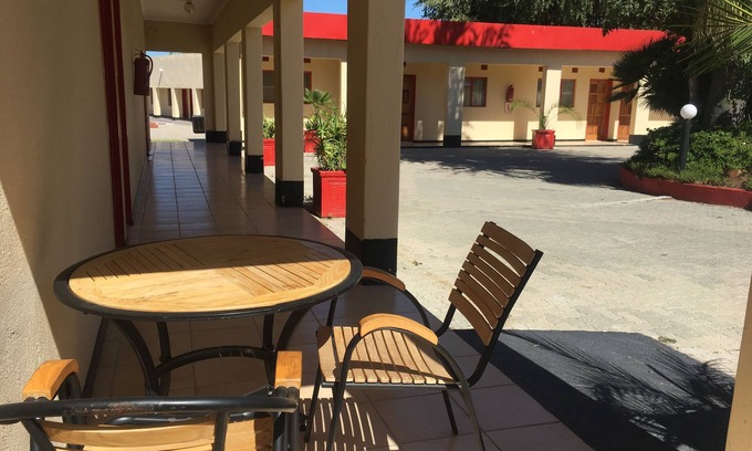 Francistown Hotel | Discover Tshesebe Stopover Motel: Family-Friendly Retreat