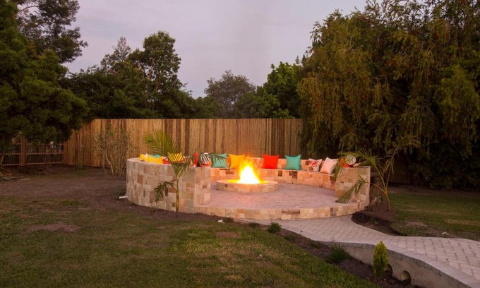 Storms River Bed & Breakfast | Discover Tsitsikamma Manor: Family-Friendly with Pool & Breakfast