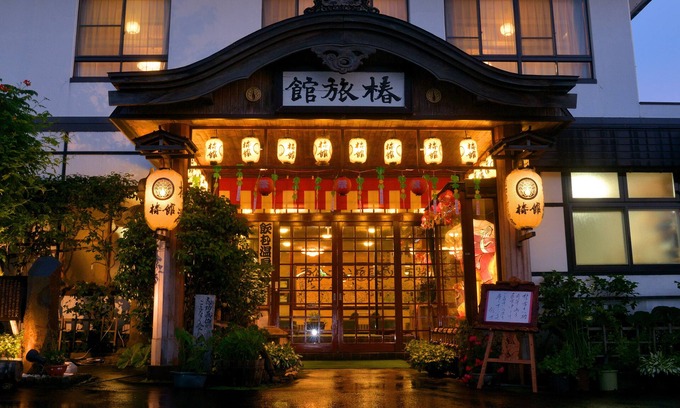 Asamushi Onsen House | Top-Rated Tsubakikan: Family-Friendly with Hot Tub & Kitchen