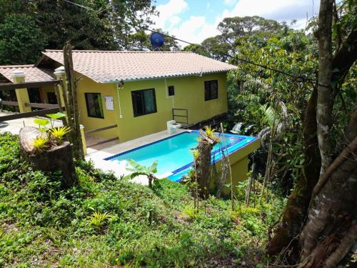 Cerro Azul House | Discover Menus de la Montaña: A Cozy Country Retreat