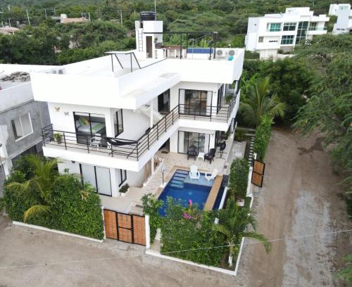 Papare Villa | Villa Luz: Private Pool Oasis in Santa Marta, Rated 9/10