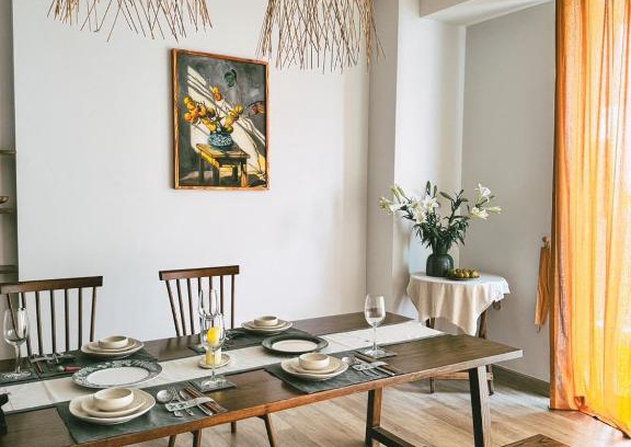 Van Giang Apartment | Relax at Tú Viên Homestay Ecopark with a Spacious Garden
