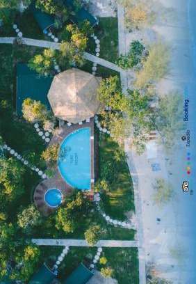 Koh Rong Sanloem Hotel | Relax at Tube Resort: Oceanfront Oasis with Pool & Dining